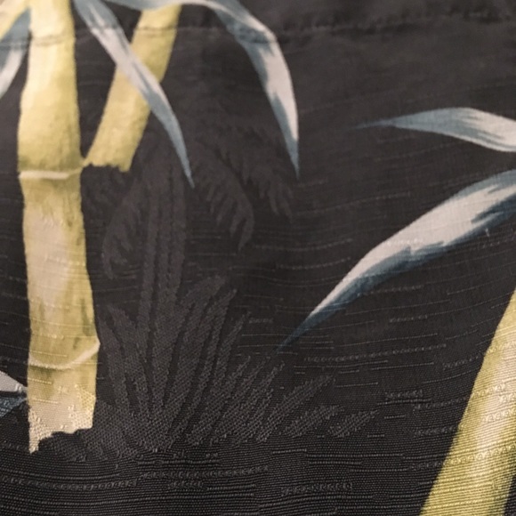 Tommy Bahama shirt button down - Picture 5 of 6